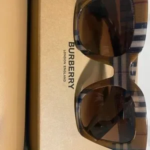 Burberry | Accessories | Gorgeous Burberry Sunglasses In  display picture 2